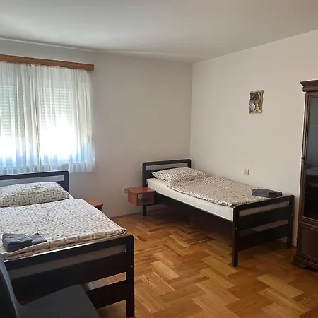 100m2 Near Church - 3 Bedrooms - 3 Bathrooms - Parking *