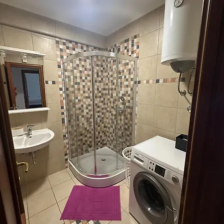 100m2 Near Church - 3 Bedrooms - 3 Bathrooms - Parking Appartamento