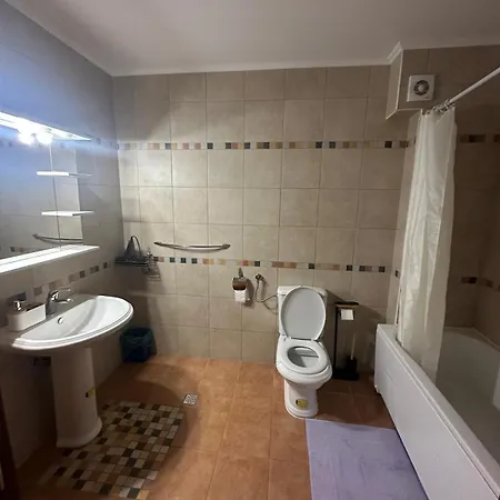 100m2 Near Church - 3 Bedrooms - 3 Bathrooms - Parking *