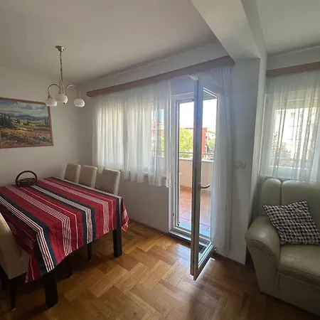 100m2 Near Church - 3 Bedrooms - 3 Bathrooms - Parking * Bijakovici